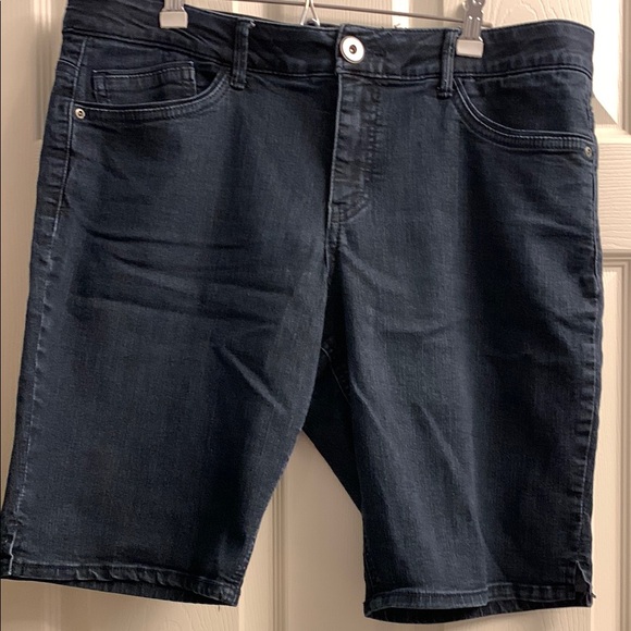 Dana Buchman Pants - Dana Buchman Dark Denim Bermuda Slimming Shorts 14